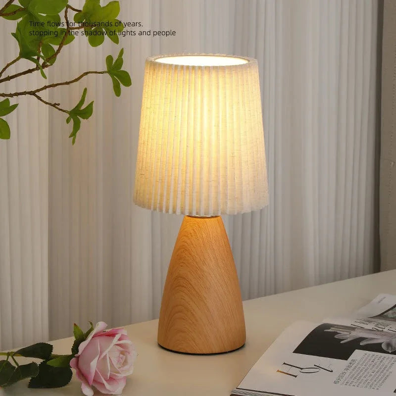 Nordic LED Table Lamp Bedroom USB Study Room Desktop Night Light Indoor Bedrooms Living ROOM Decotion LED Bedside Desk Lamps
